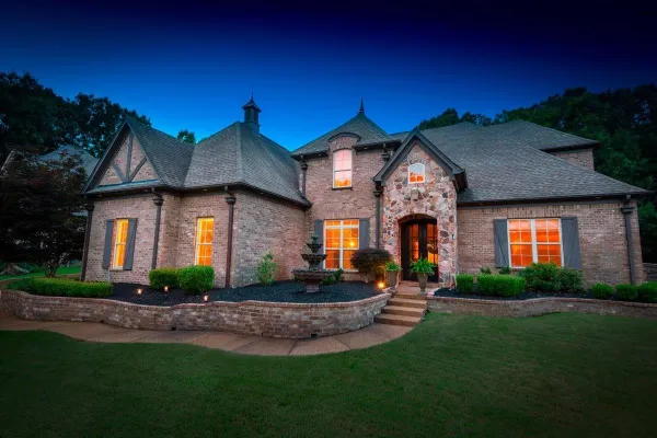 10195 MAPLE RUN DR