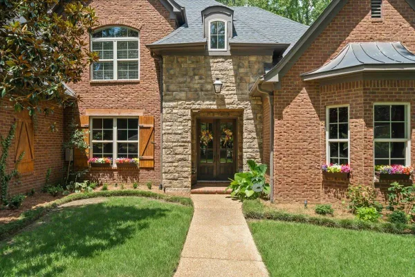 30 AMESBURY CV