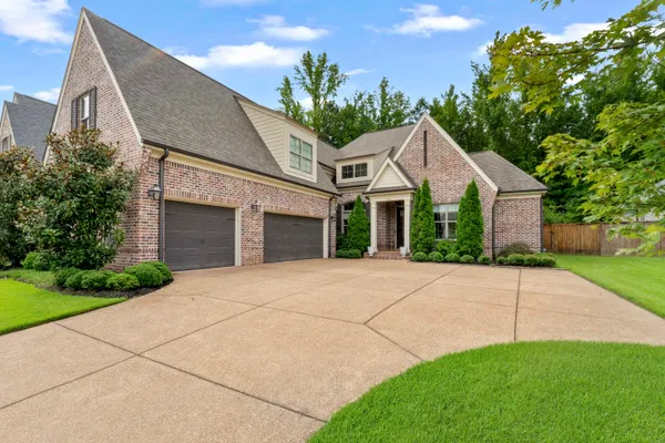 565 SAUNDERS CREEK CIR