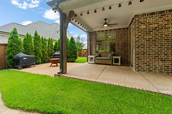 565 SAUNDERS CREEK CIR