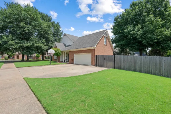 6117 YORKHILL DR
