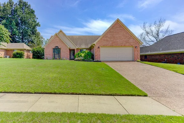 7669 SHADOW HILLS DR