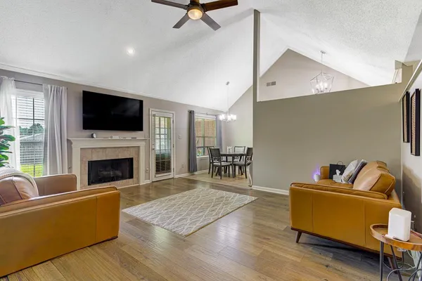 7669 SHADOW HILLS DR