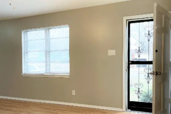 3644 SUZANNE DR