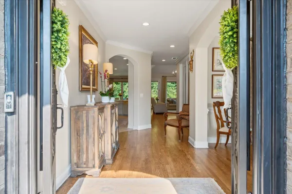 1689 DE HAIG LN