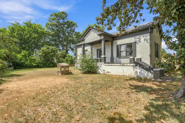867 MAPLE DR