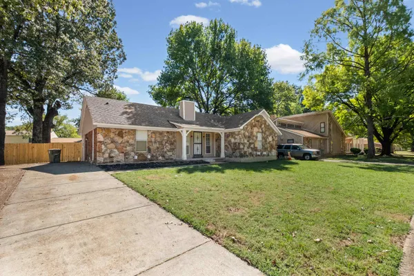 4316 CRESCENT PARK DR