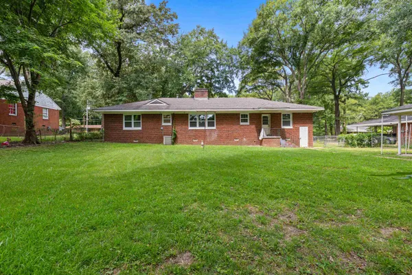 3286 DOGWOOD LN
