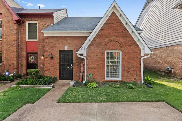 3585 BISHOPS GATE DR