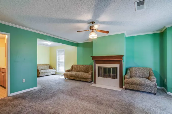 4204 HICKORY GROVE DR