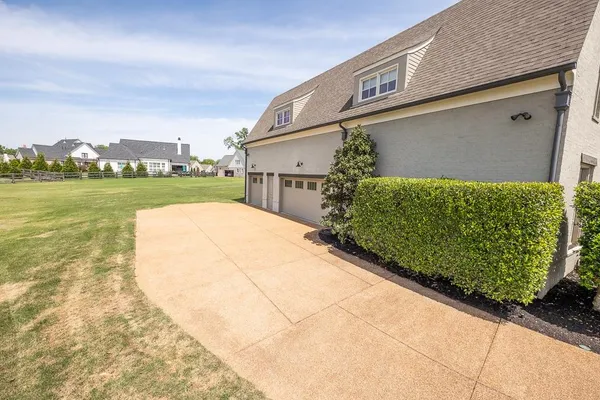 105 LOYDE LN