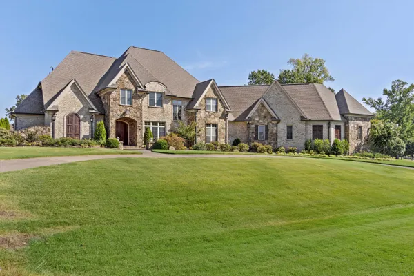 25 BUCKINGHAM CT