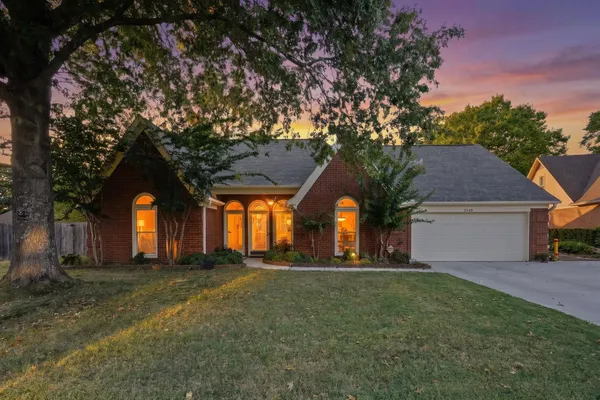 2549 HEARTH STONE DR