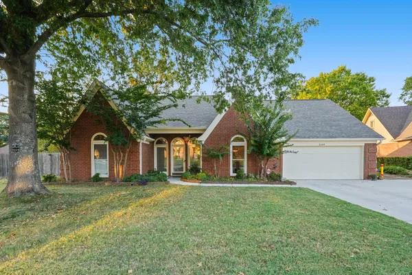 2549 HEARTH STONE DR