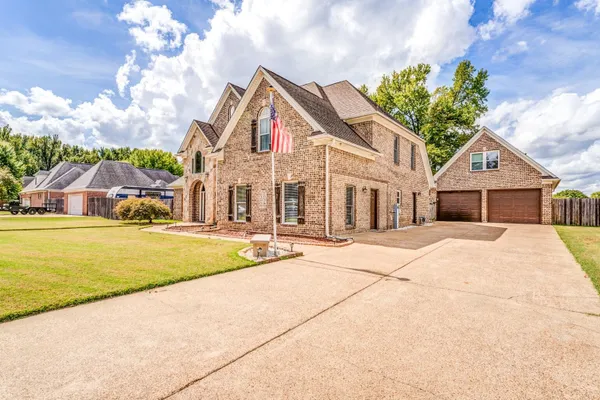 7011 ALDER WOOD DR