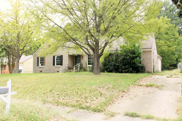 3909 BIRCHLEAF RD