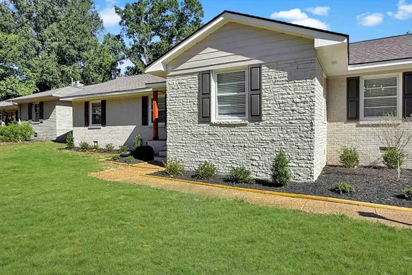 198 MAGNOLIA DR