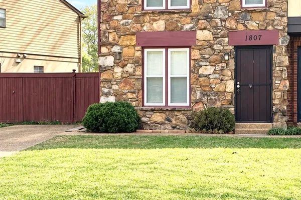 1807 GROVEHAVEN CIR 1807