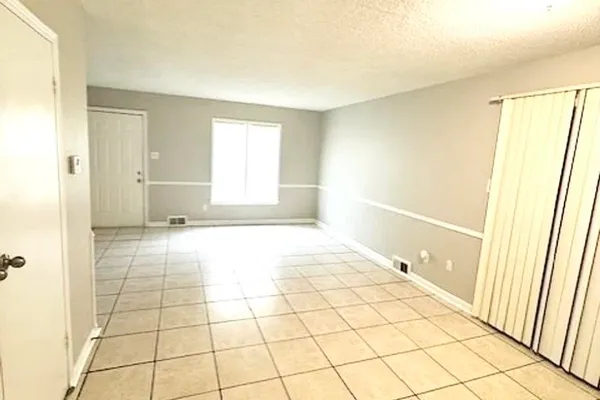 1807 GROVEHAVEN CIR 1807