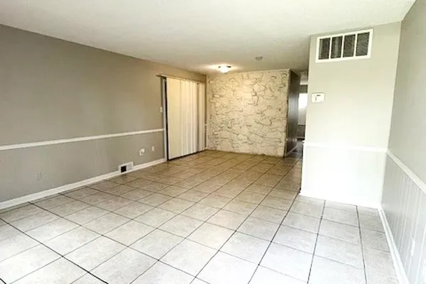 1807 GROVEHAVEN CIR 1807