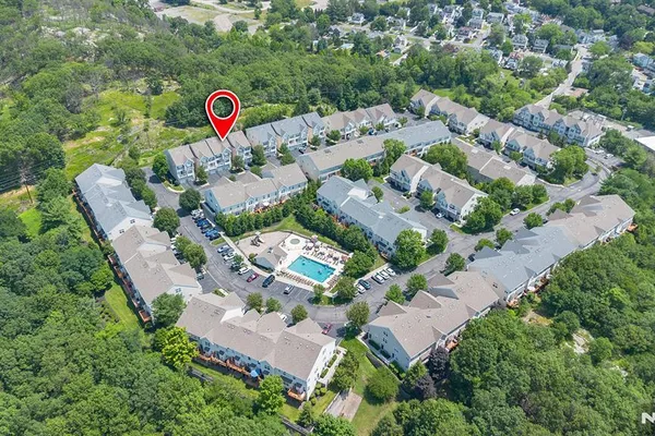 74 MOUNTAINSIDE DR
