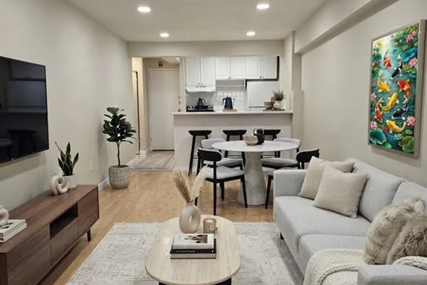 333 GRAND AVE 3M