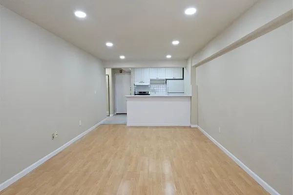 333 GRAND AVE 3M