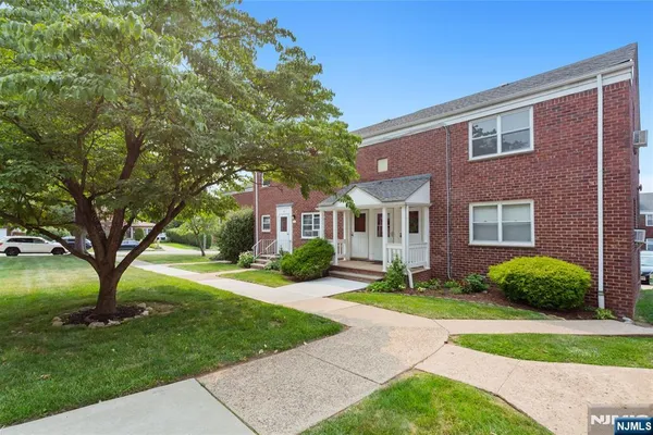484 CRESTWOOD AVE 34