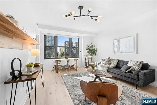 149 ESSEX ST 5T