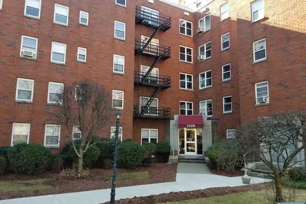 2320 LINWOOD AVE 1B