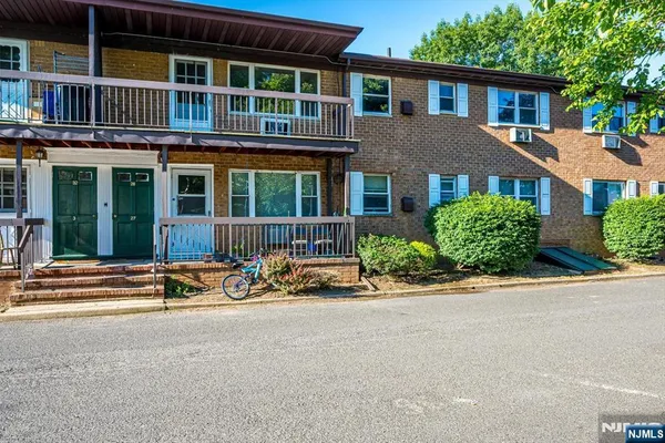 55 GILLS LN 28