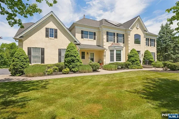 143 VAN ZANDT RD