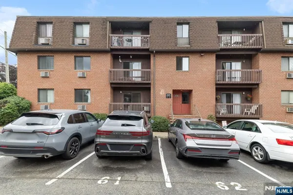 740 MILL ST E3