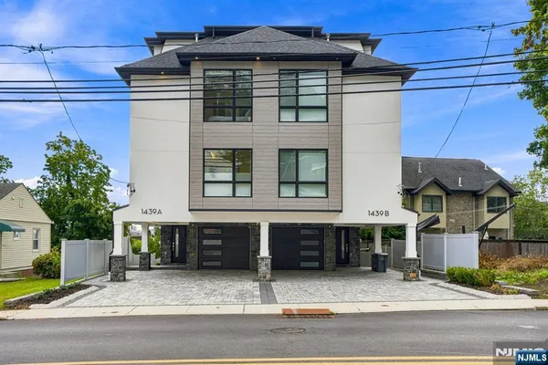 1439 RIVER RD 1