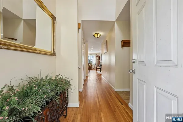 411 HEIGHTS DR 8