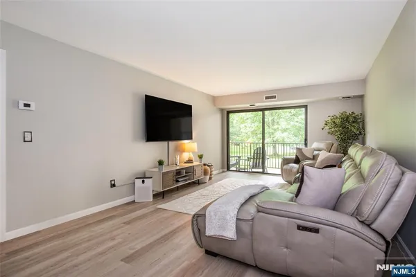 521 PIERMONT AVE 119