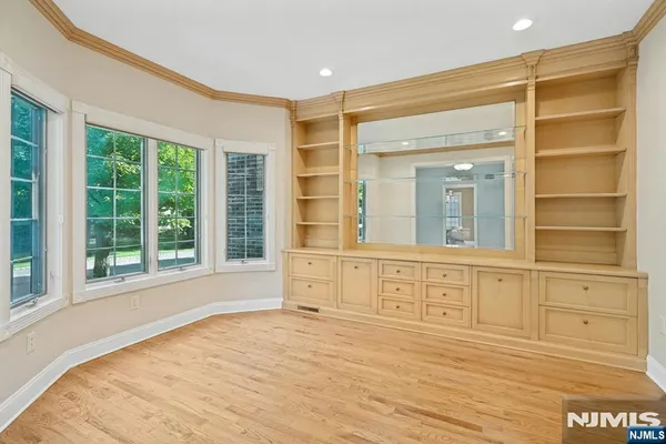 205 BEARWOODS RD
