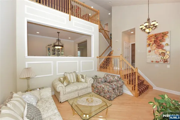 3 SKYVIEW DR
