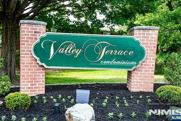 1130 VALLEY RD 2B