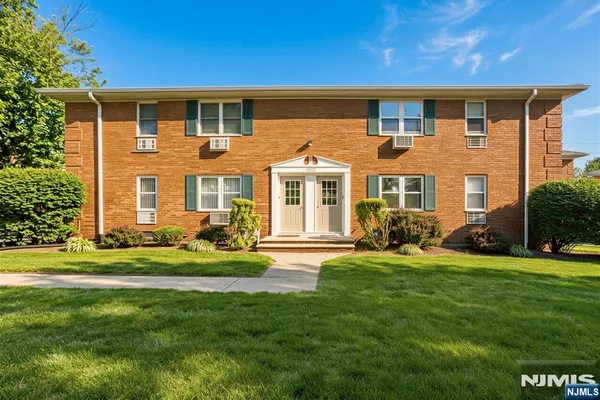 1130 VALLEY RD 2B