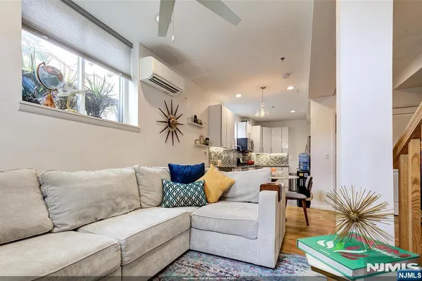 58 GILES AVE 2