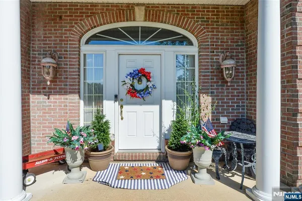 3 BAYBERRY LN