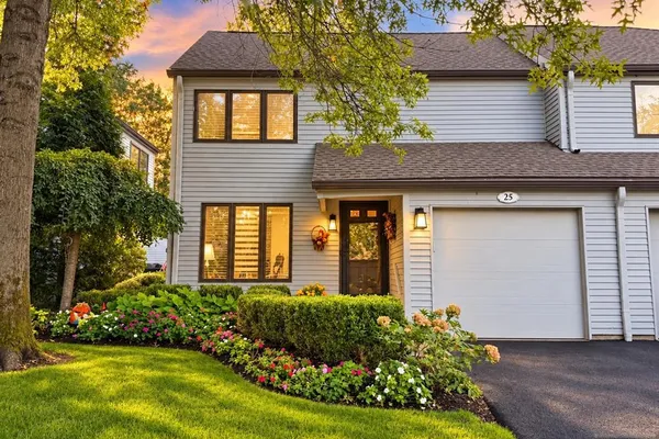 25 STONEGATE DR