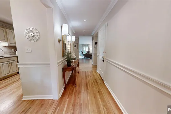 25 STONEGATE DR