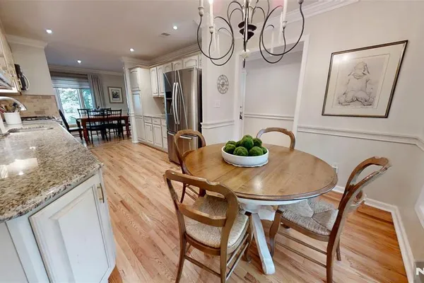 25 STONEGATE DR
