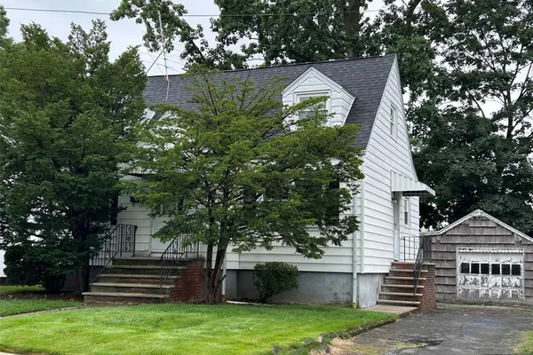 222 TERRACE AVE