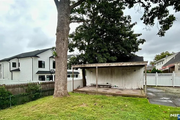 222 TERRACE AVE