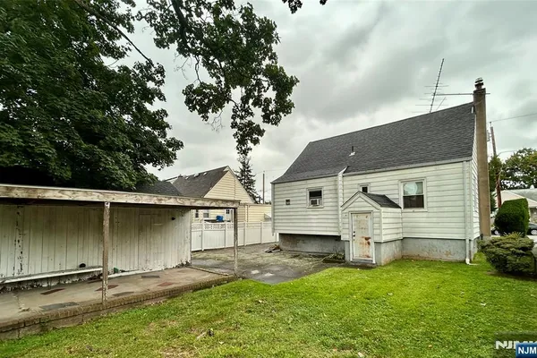 222 TERRACE AVE