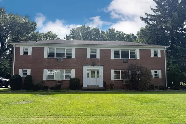 8 ROLLING RIDGE RD A