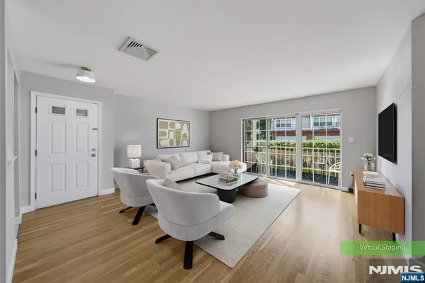 400 CROWN CT 581